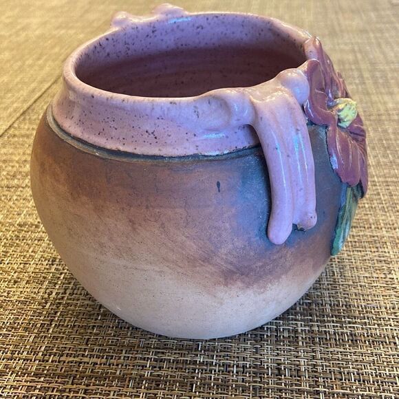 Vintage Signed Old Patagonia 1989 Crock Vase Pottery w/ Applied Flowers Leaves - Picture 7 of 12